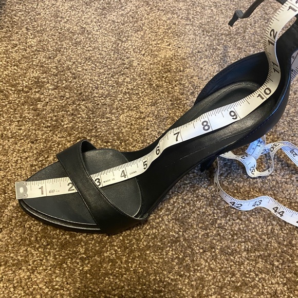 ✨HOST PICK✨ Zara leather heel sandals - Picture 7 of 7